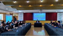 我院召开新冠肺炎防控指挥中心紧急会议传达市政府提高医疗机构新冠防控和救治能力视频会精神