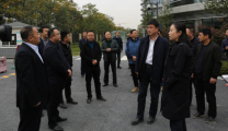 区委副书记、区长马烈红督导新院区项目建设