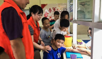 六名孤儿在我院接受免费爱心体检
