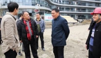 区人大视察我院新院区建设项目