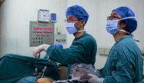 我院成功完成首例腹腔镜下肝段切除术