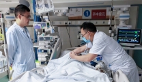 急诊医生连夜摇人！这场生命接力超燃