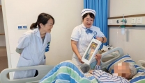 老年医学科开展“情暖金秋，爱在重阳”老年关爱活动