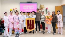 爱的守护：早产儿壮壮在医院度过特别周岁庆典