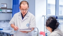 女子突发“怪病”，拿柴炒菜！多学科联动展开救人“血战”