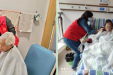 医院团委开展“剪系关爱，发牵深情”患者义剪活动