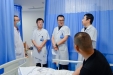 娃娃一节课跑四趟厕所，医生：夏季高发，小心这种病