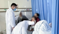 1岁女婴被100℃沸水烫伤，痛心疾首的父母悔恨自己三大错