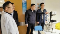 院党委书记章志军到门急诊区域现场办公解难题