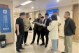 院党委书记章志军一线办公  推进眼视光中心与医美中心建设